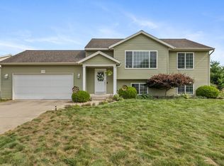 514 Clearwood Dr SE, Kentwood, MI 49548