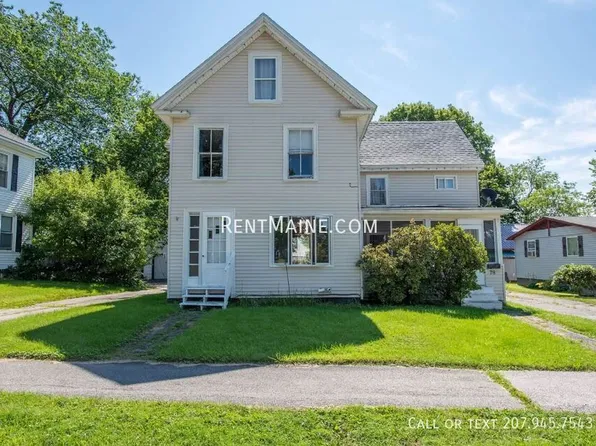 78 7th St, Bangor, ME 04401