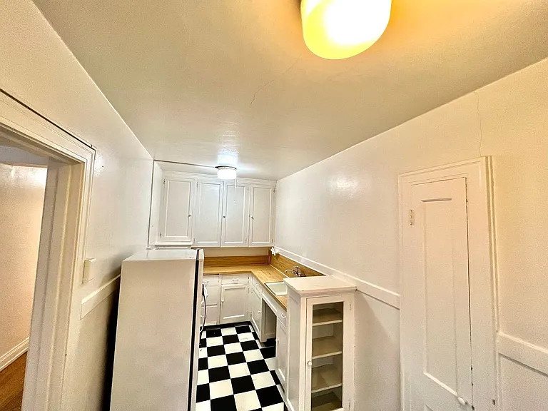 UW01 Levere-4105 Brooklyn Ave NE — Photo 26
