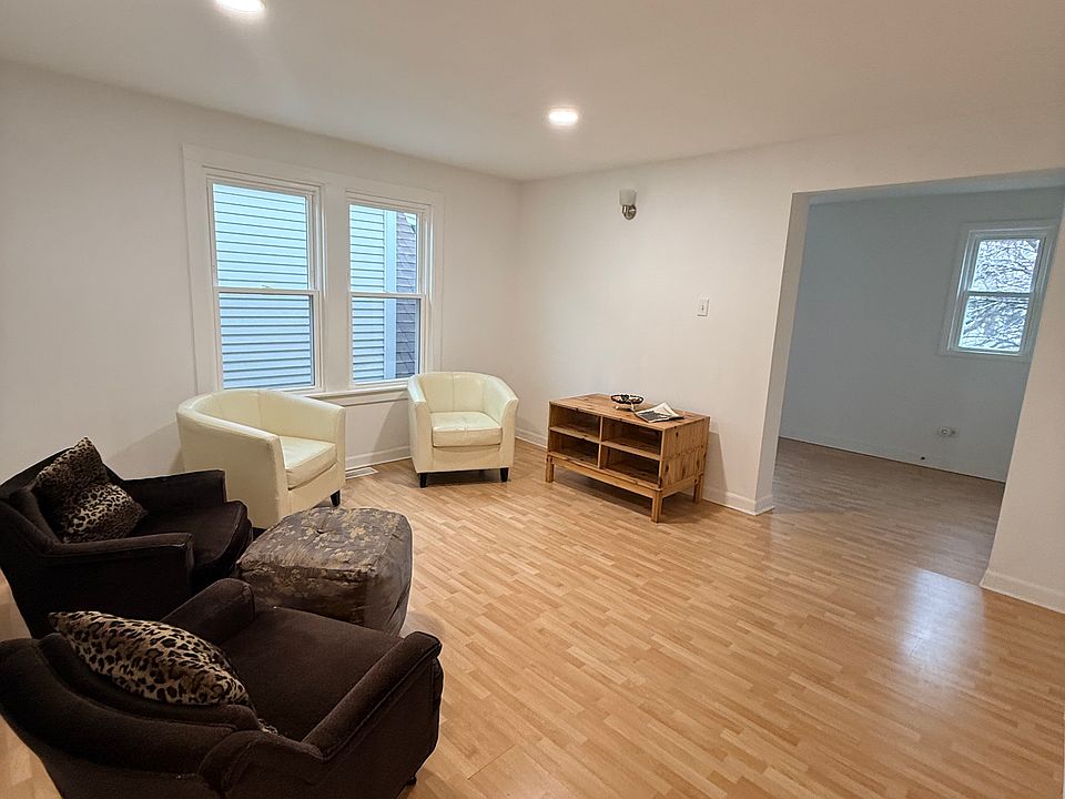 1st image of 2123 W Cuyler Ave #2
