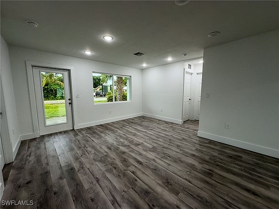 5th image of 2416 Moreno Ave