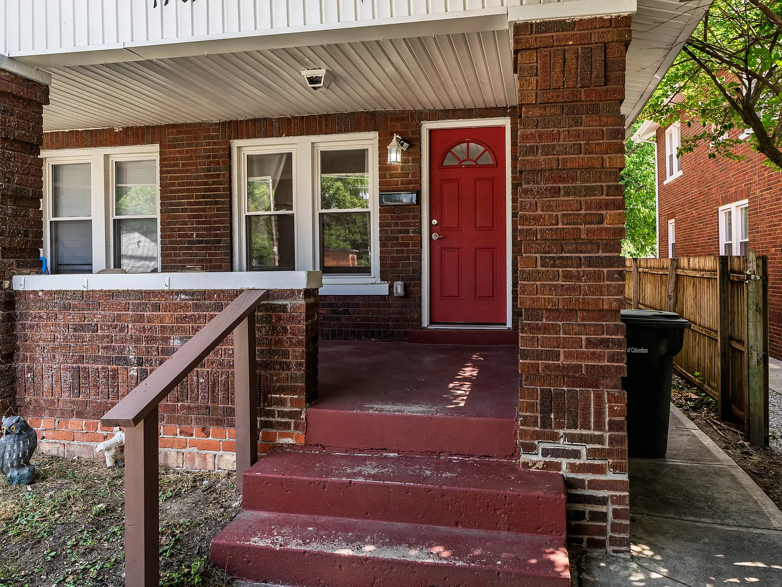 3 bed, 1.5 bath, 1176 sqft, $1,600 — Photo 3