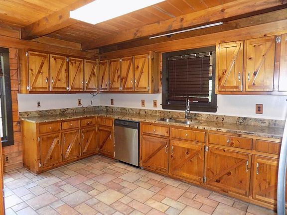 3rd image of 5392 Pamela Dr