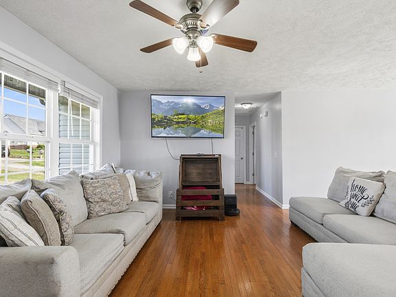 5th image of 102 Sunrise Ct