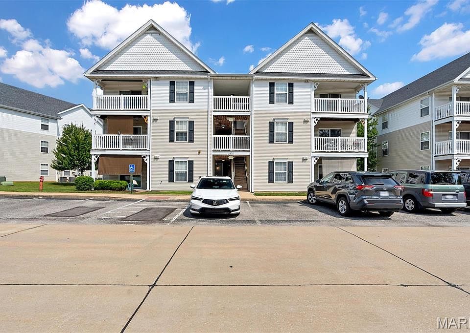 1st image of 2470 Lampong Dr APT 300A
