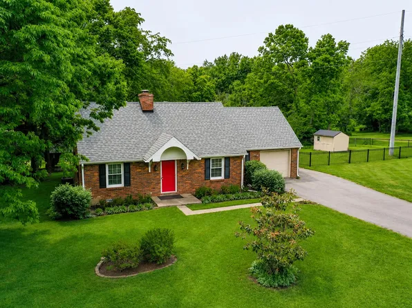 135 Edgewood Dr, Stanford, KY 40484