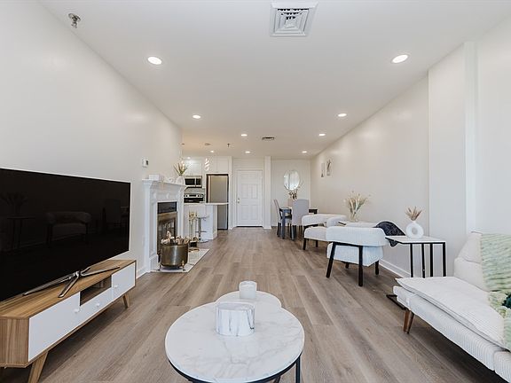 5th image of 90 Quincy Shore Dr APT 803