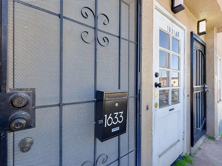 1633 Foothill Blvd — Photo 2
