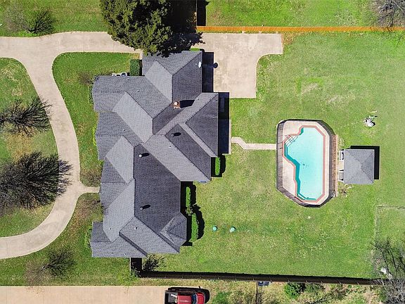 4th image of 424 Country Ridge Ln