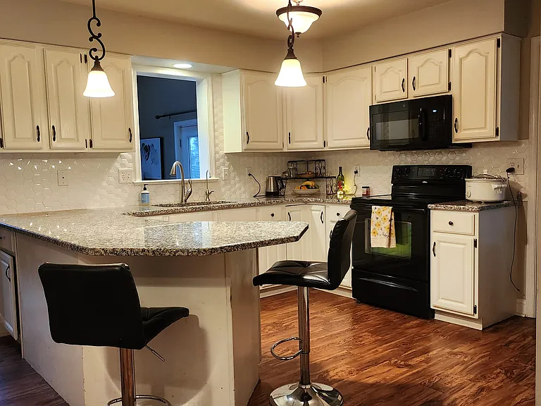 4 Lehoy Forest Dr — Photo 7