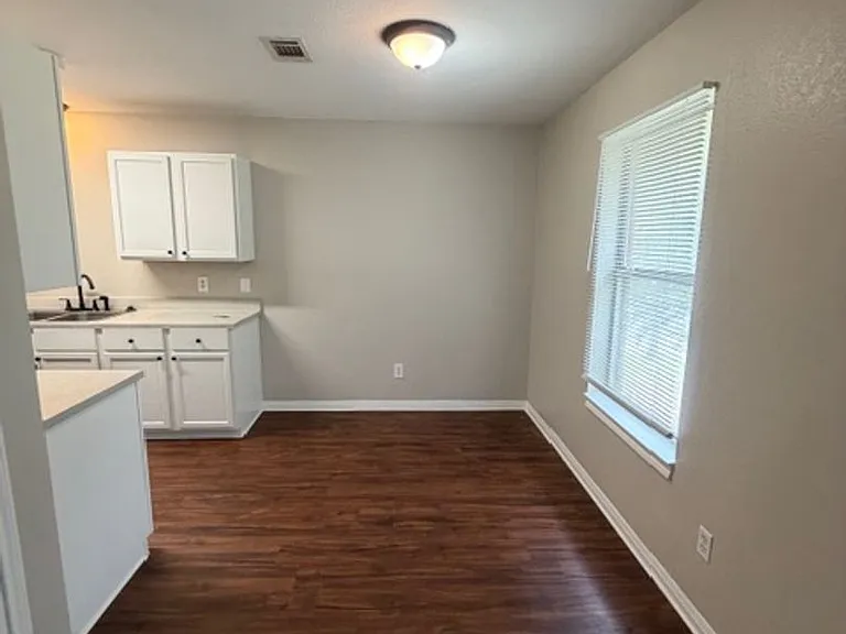 2332-2338 Breezy Dr — Photo 3