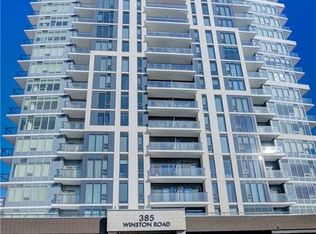 385 Winston Rd #1401, Grimsby, ON L3M0J3