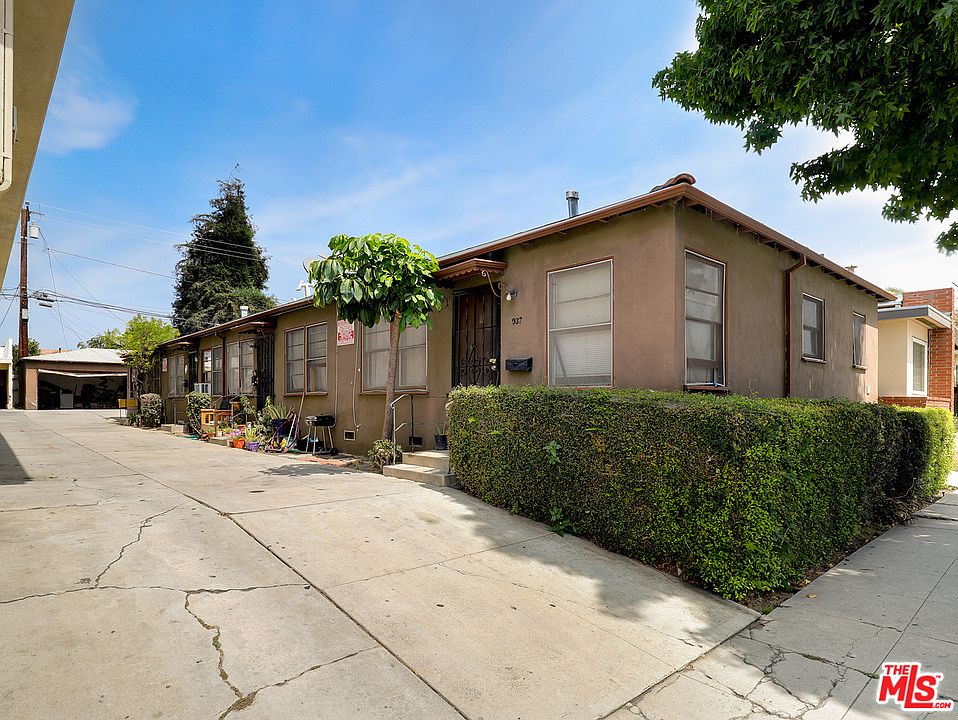 1st image of 937 E Hyde Park Blvd