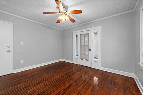 Floor plan 2B 1B 1F W/D
