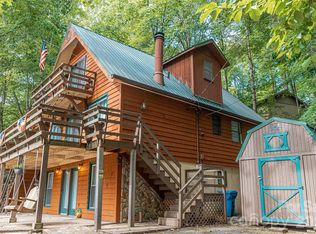 330 Riddle Cove Rd, Maggie Valley, NC 28751