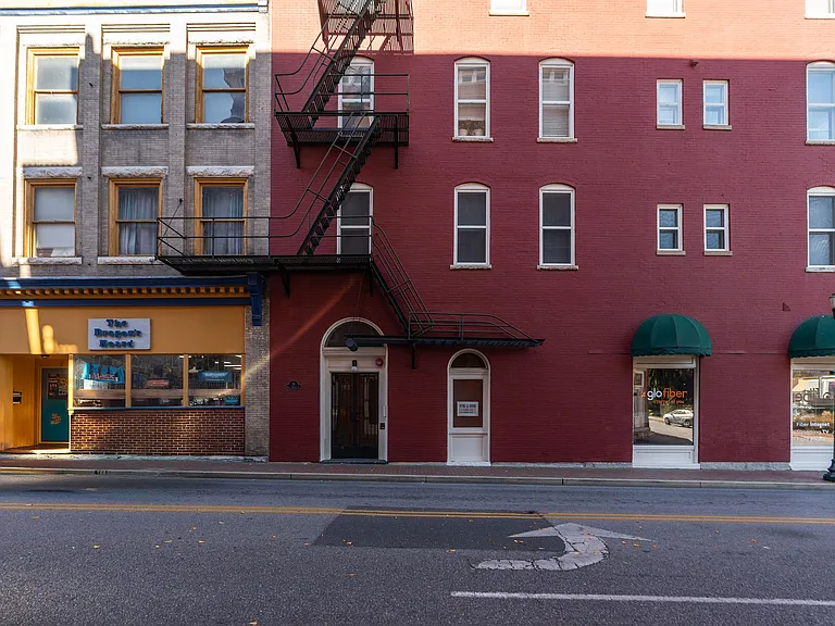 19 E Johnson St #4 — Photo 3