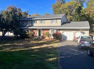 36 Julia Cir #6000, East Setauket, NY 11733