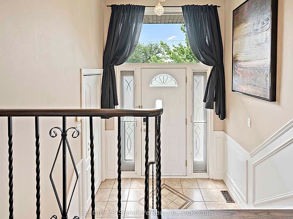 4th image of 1563 Brentano Blvd