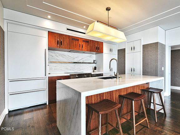 2nd image of 7520 Royal St #514/515