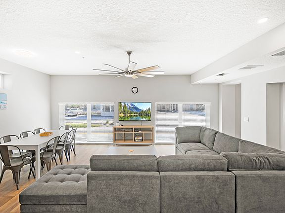 5th image of 284 W King St #A