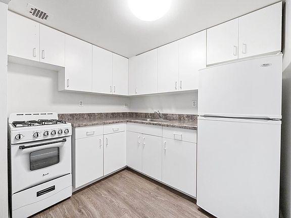 2nd image of 88 Fulton St Unit 408