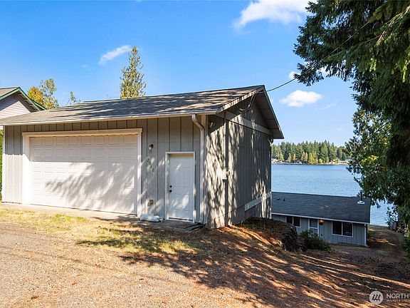 4th image of 2560 E Mason Lake Drive W