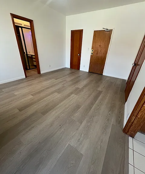 The Burnside Apartments — Photo 5