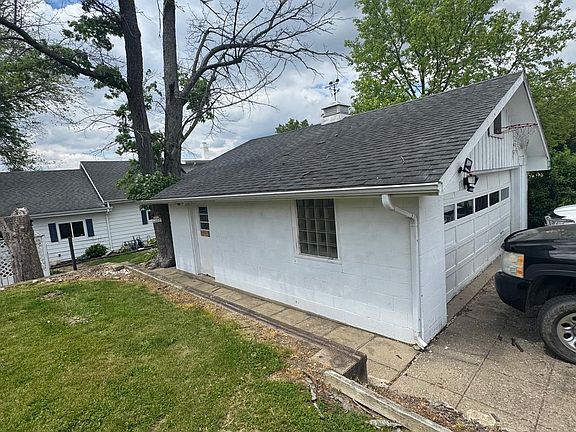 3rd image of 515 E Washington St