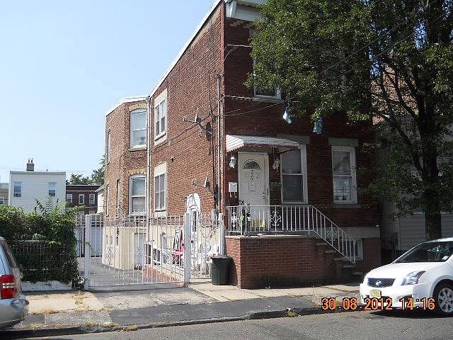 2nd image of 568-570 N 9th St
