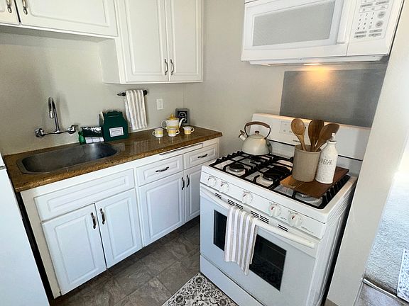 3rd image of 1972 Bellomy St