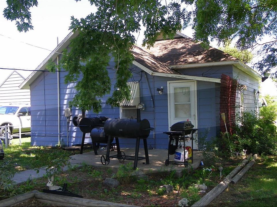2nd image of 255 4th St