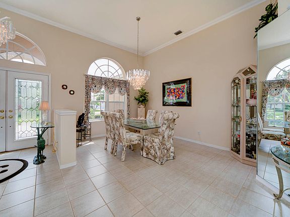 4th image of 2318 SW White Marsh Way