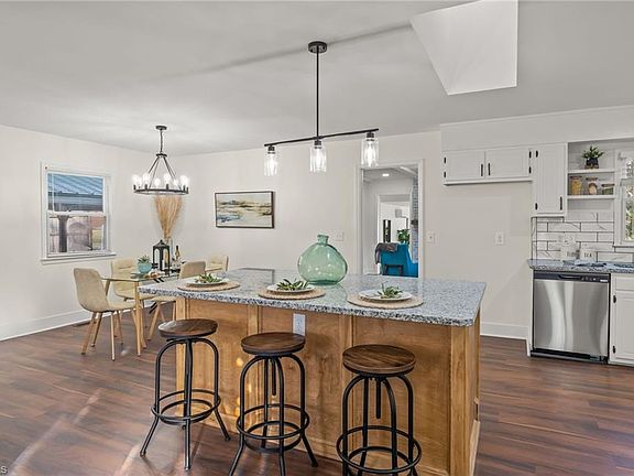 5th image of 3512 Regents Park Ln