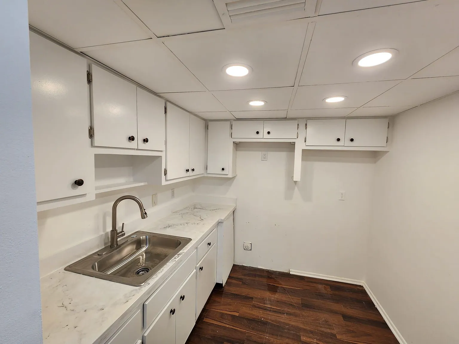 1 bed, 1.5 bath, 662 sqft, $1,350 — Photo 2