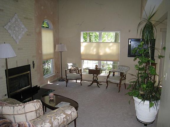 5th image of 937 Little Falls Ct