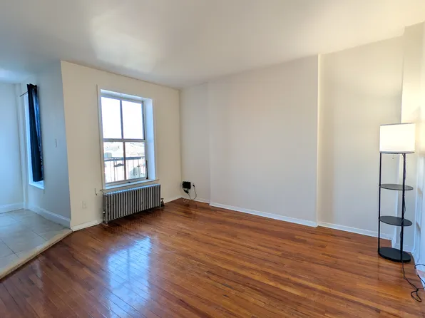 443 Hicks Street image 1 of 12