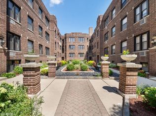 742 W Addison St, Chicago, IL 60613