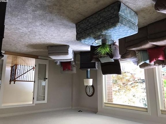 4th image of 2209 E Laurikay Dr