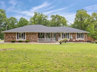 1295 W Shelvin Rock Rd, Nixa, MO 65714