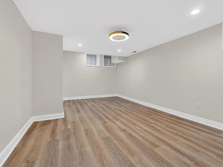 2416 S 13th St — Photo 17