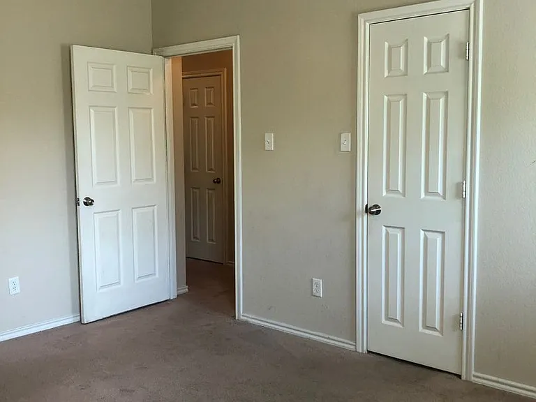 1017 Newcastle Dr — Photo 10