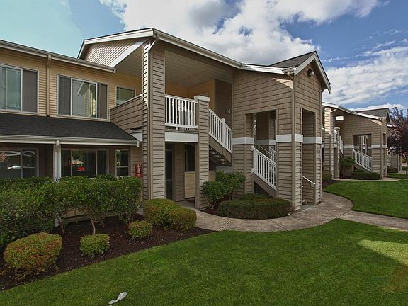 3rd image of 103 138th St S #10