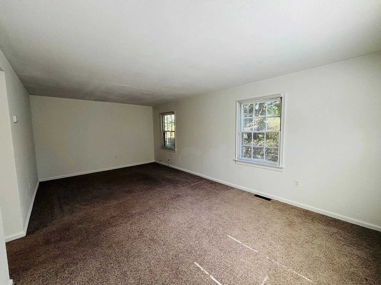 4 Bedroom 2 Bath Townhouse — Photo 3