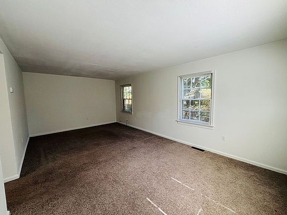3rd image of 702 Cambridge Rd