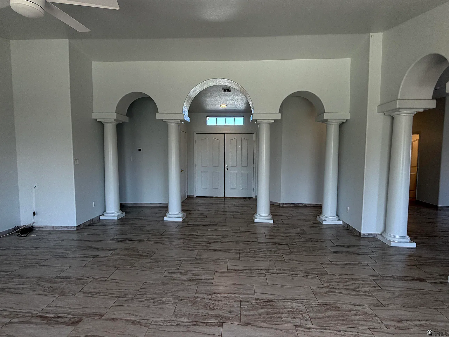 4 bed, 2.0 bath, 2248 sqft, $2,200 — Photo 4