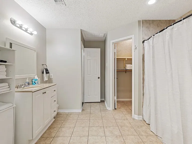 Creekside Dr — Photo 8