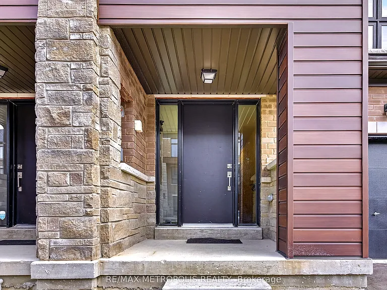 132 Blue Forest Cres — Photo 5