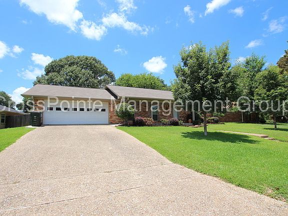 3rd image of 4711 Edinburgh Dr