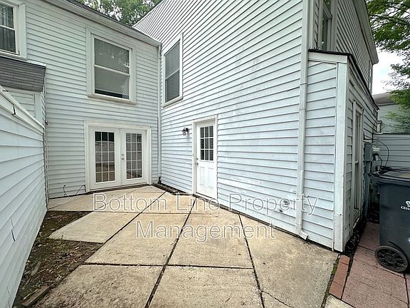 2nd image of 6925 Stonington Ln