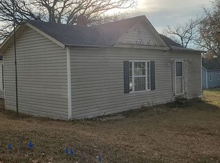 217 E 3rd St, Onaga, KS 66521